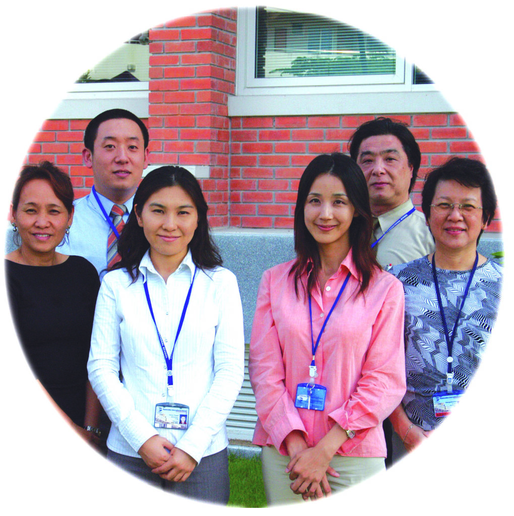 台湾からの副校長と、タイ人学務責任者及び姉妹校の日本人先生方とご一緒に